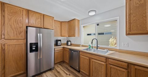 852 E York Way, Sparks, NV 89434 Photo