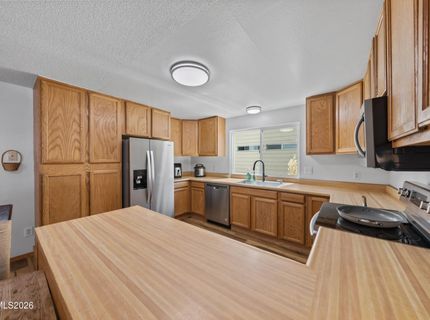 852 E York Way, Sparks, NV 89434 Photo