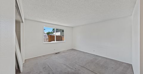 852 E York Way, Sparks, NV 89434 Photo