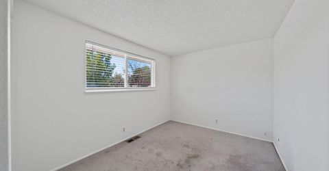 852 E York Way, Sparks, NV 89434 Photo