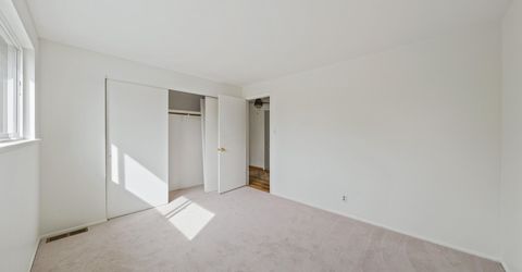 852 E York Way, Sparks, NV 89434 Photo