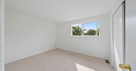 852 E York Way, Sparks, NV 89434 Photo