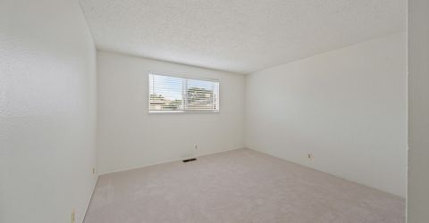 852 E York Way, Sparks, NV 89434 Photo