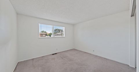 852 E York Way, Sparks, NV 89434 Photo