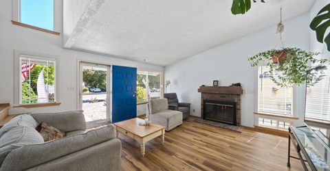 852 E York Way, Sparks, NV 89434 Photo