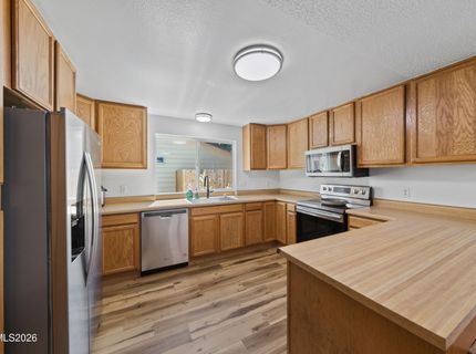 852 E York Way, Sparks, NV 89434 Photo