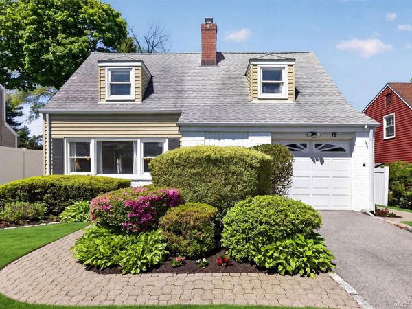 16 Roy Place, Eastchester, NY 10709