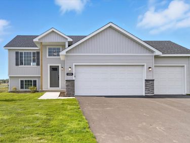 1504 Woods Road NE, Isanti, MN 55040