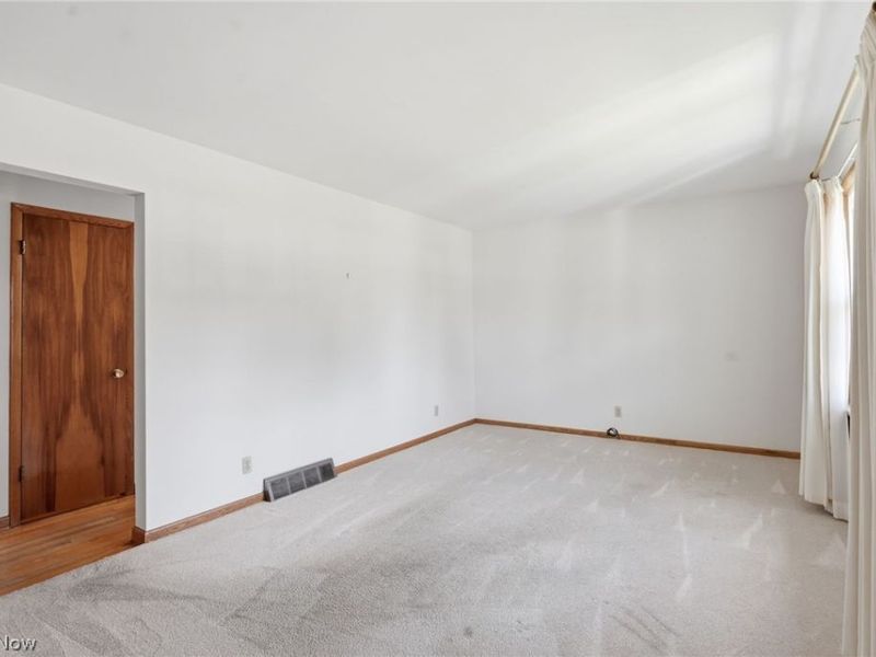 79 W 5th Street, Frazeysburg, OH 43822 Photo 4