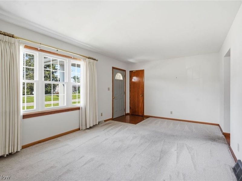 79 W 5th Street, Frazeysburg, OH 43822 Photo 5