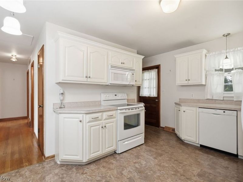 79 W 5th Street, Frazeysburg, OH 43822 Photo 8