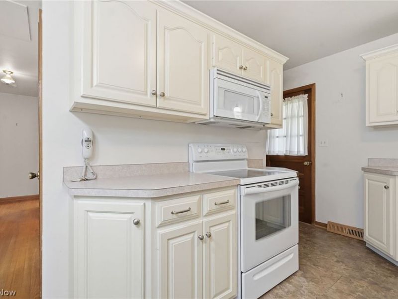 79 W 5th Street, Frazeysburg, OH 43822 Photo 9
