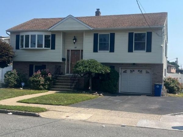 18 Rosengren Ave, Totowa, NJ 07512