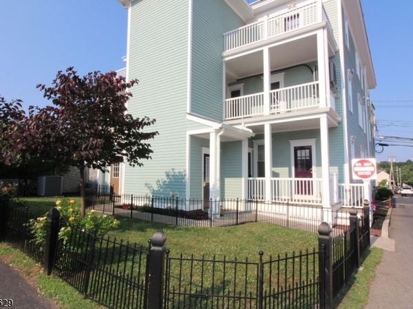 16 Main St, Unit 2N, Flemington, NJ 08822
