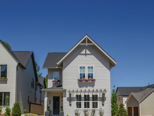 821 Saint Clair Avenue , Thompsons Station, TN 37179
