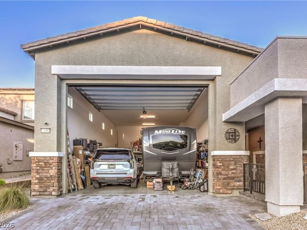 10090 Desert Azure Street, Las Vegas, NV 89178