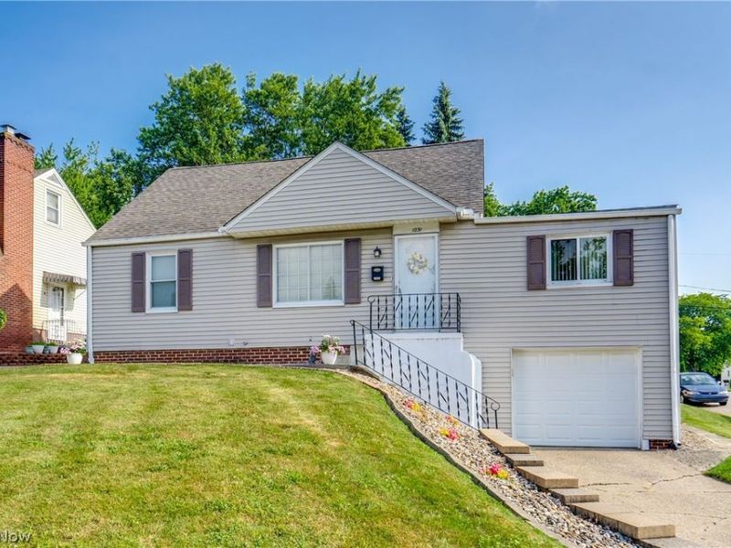 1231 Spangler Street NE, Canton, OH 44714 Photo 2
