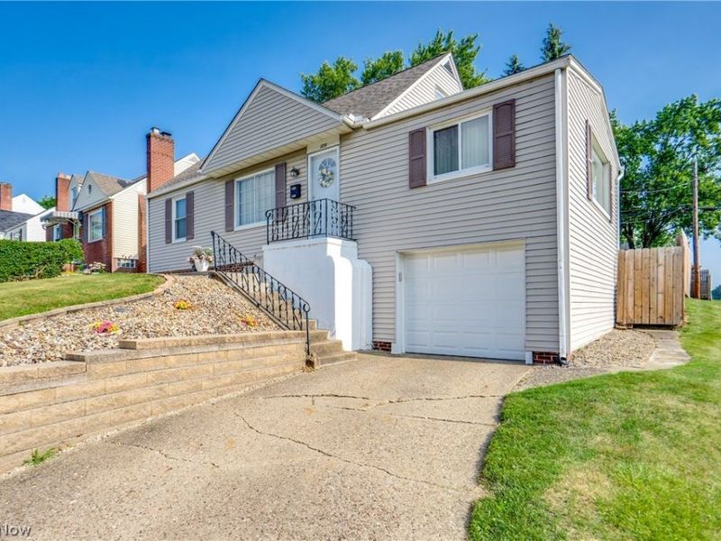 1231 Spangler Street NE, Canton, OH 44714 Photo 3