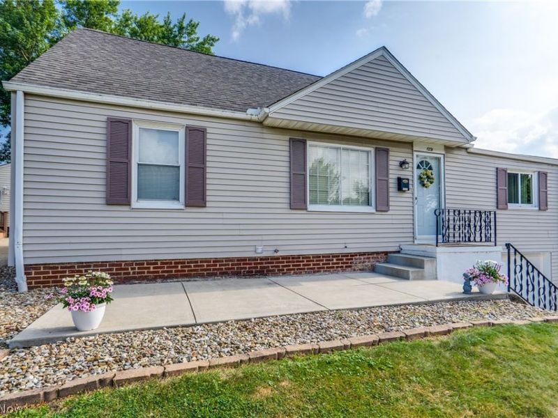 1231 Spangler Street NE, Canton, OH 44714 Photo 4