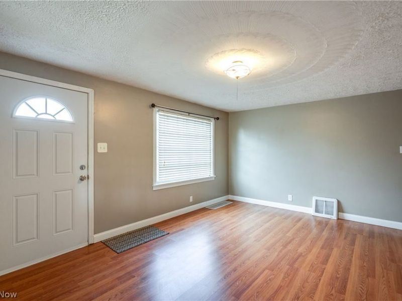 1231 Spangler Street NE, Canton, OH 44714 Photo 6