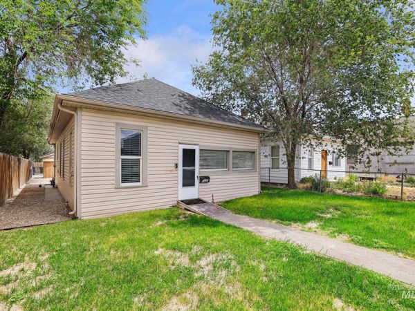 332 4th Ave W, Twin Falls, ID 83301