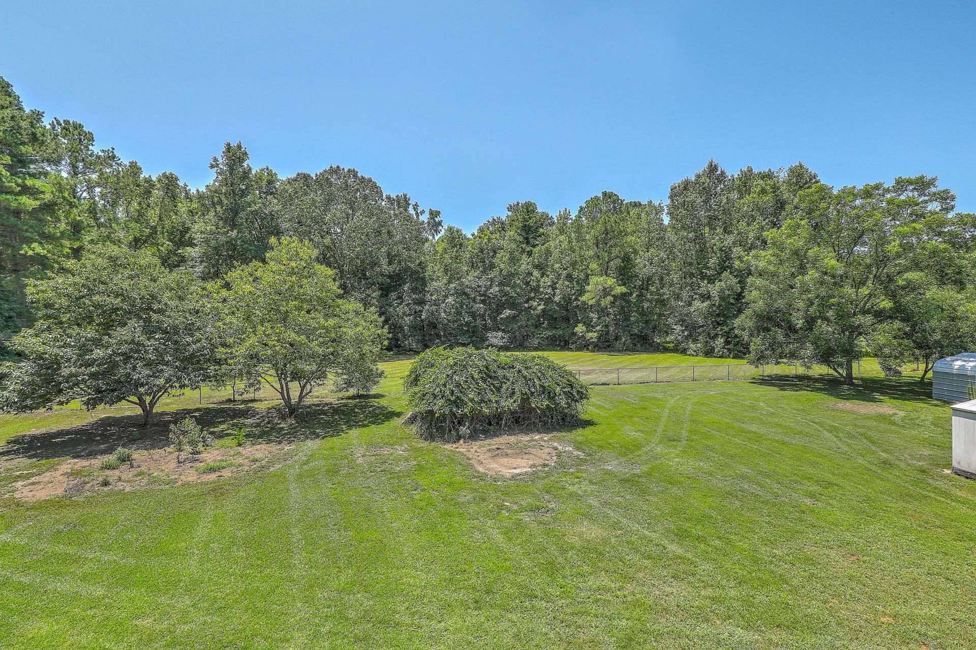 395 Summerset Lane Photo 15