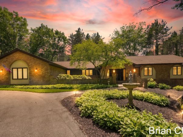 8160 Wilderness Trail NE, Ada, MI 49301