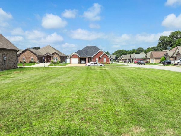 125 Rolling Brook Dr, Rogersville, AL 35652