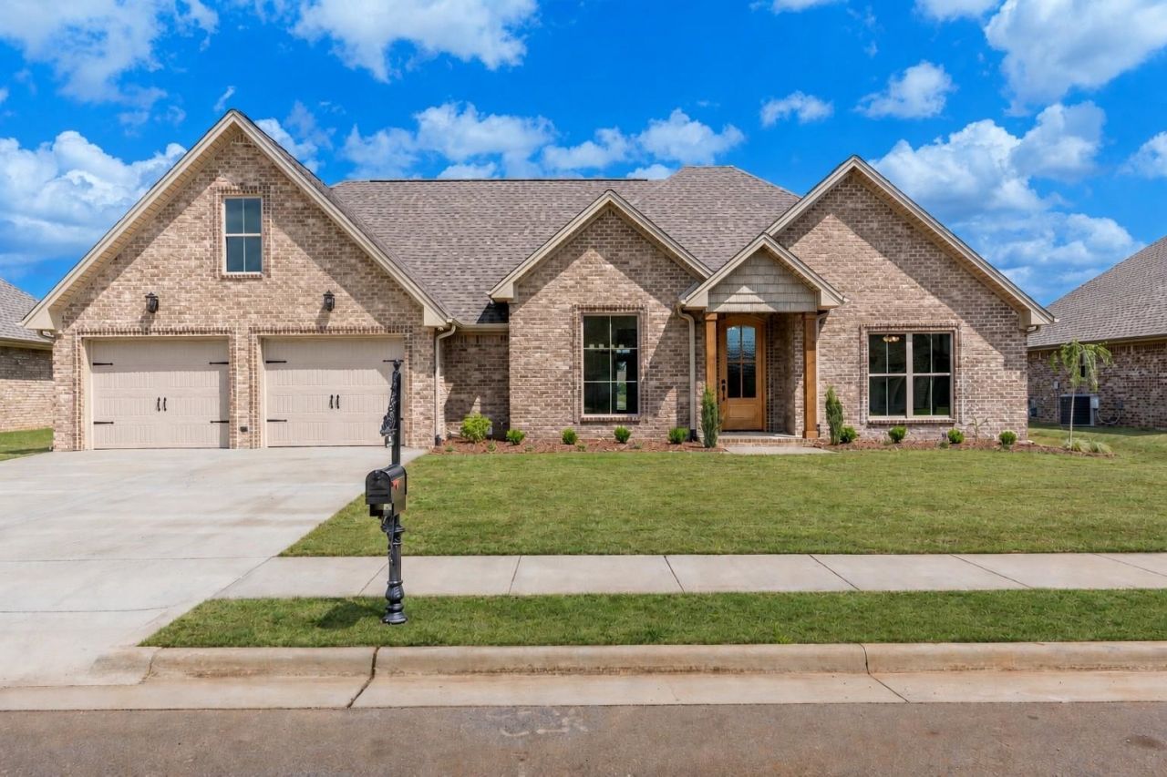 106 Scarlette Ln, Muscle Shoals, AL 35661 Main Photo