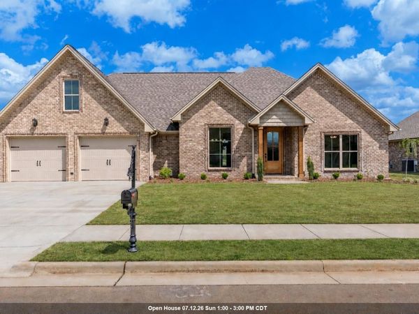 106 Scarlette Ln, Muscle Shoals, AL 35661