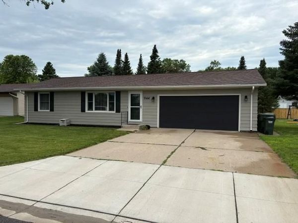 944 Sunset Street SW, Hutchinson, MN 55350
