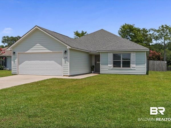 218 Lakefront Circle, Summerdale, AL 36580