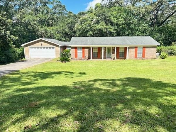 6530 Fairoak Drive S, Mobile, AL 36619