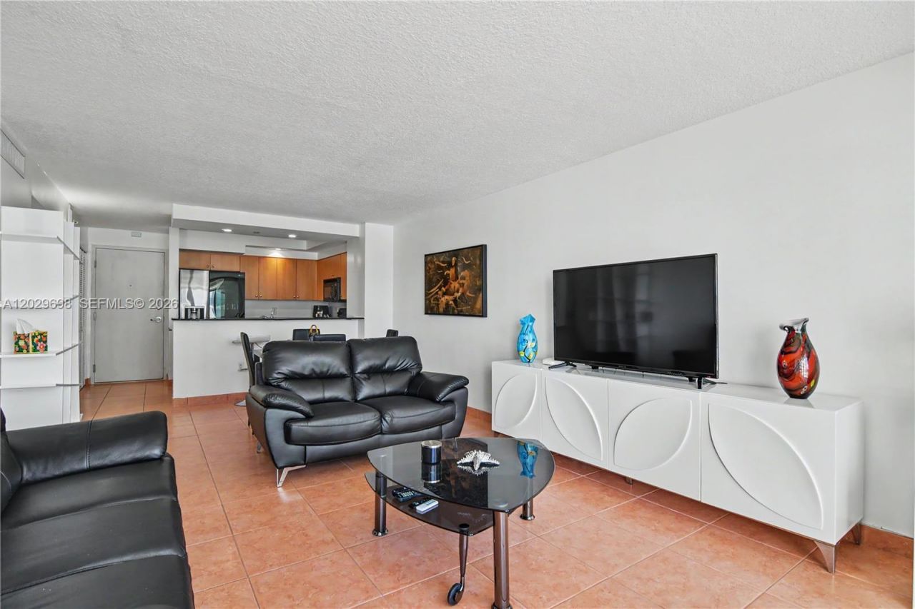 6917 Collins Ave , Unit 605, Miami Beach, FL 33141 Photo