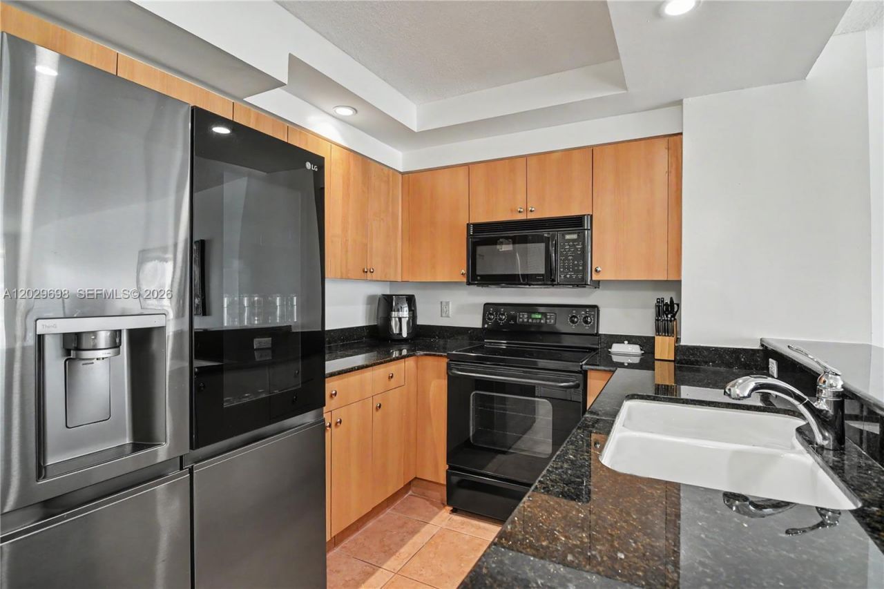 6917 Collins Ave , Unit 605, Miami Beach, FL 33141 Photo