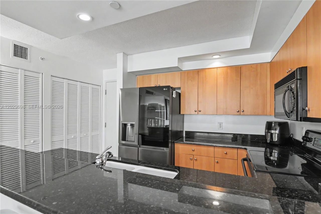 6917 Collins Ave , Unit 605, Miami Beach, FL 33141 Photo