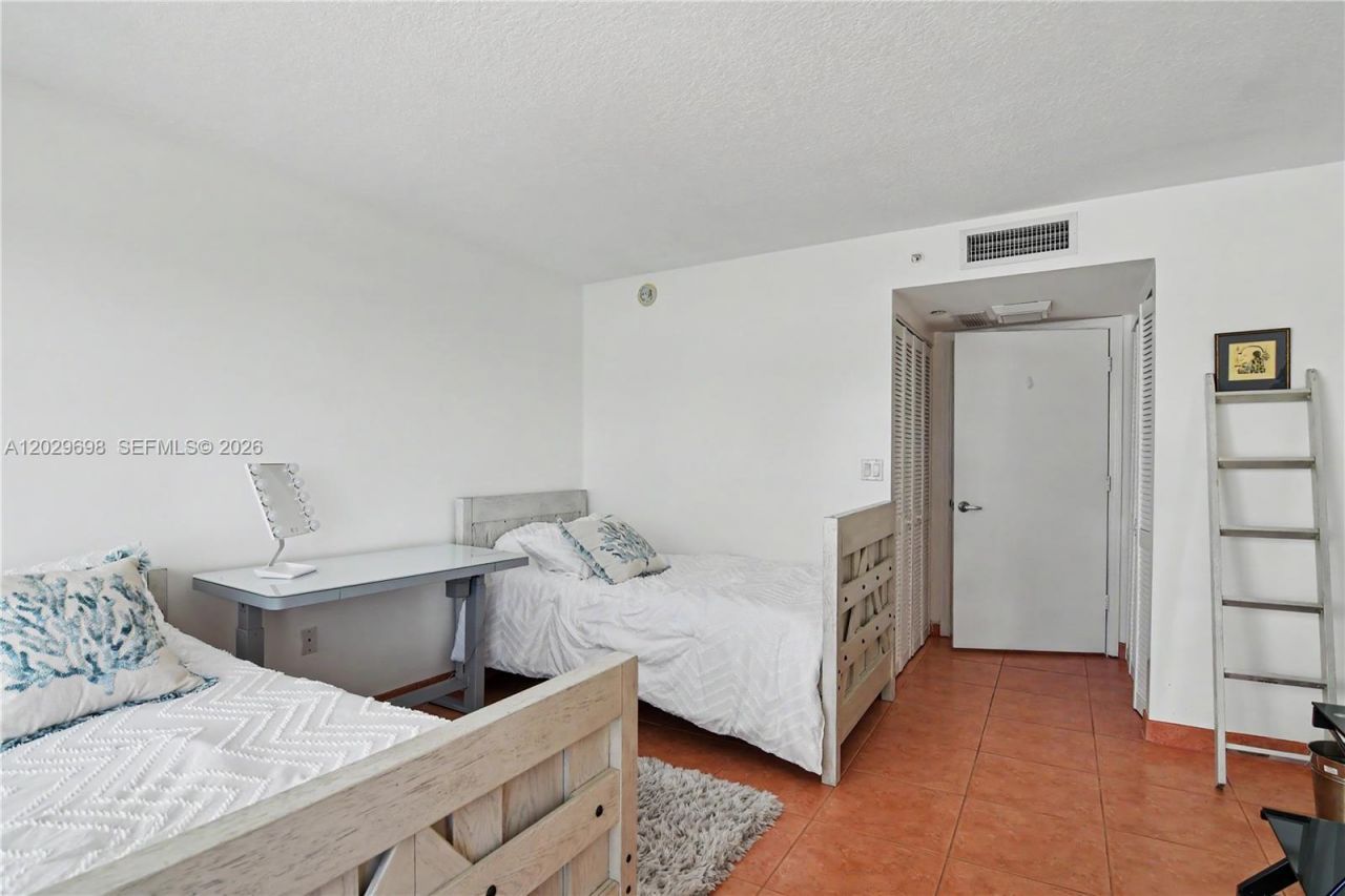 6917 Collins Ave , Unit 605, Miami Beach, FL 33141 Photo