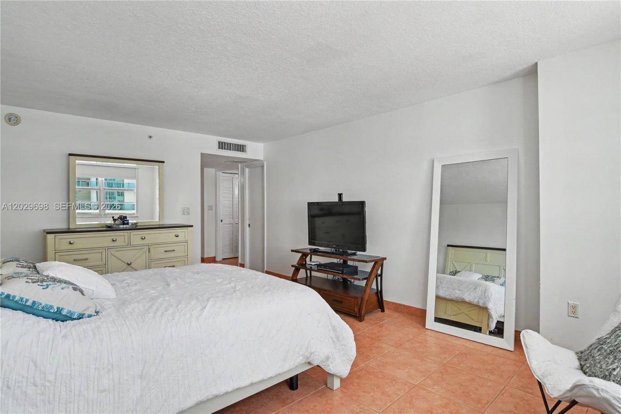 6917 Collins Ave , Unit 605, Miami Beach, FL 33141 Photo