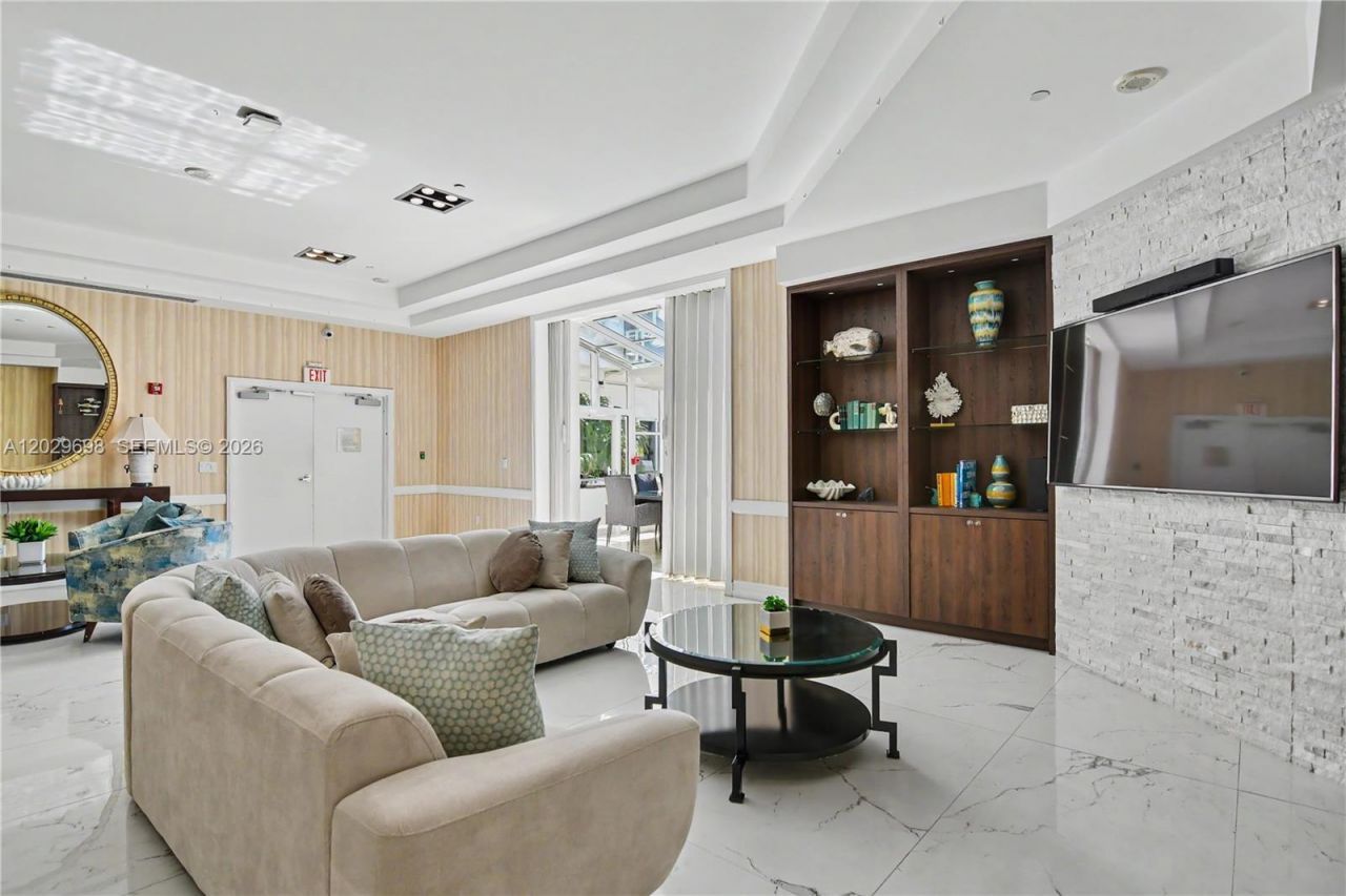 6917 Collins Ave , Unit 605, Miami Beach, FL 33141 Photo
