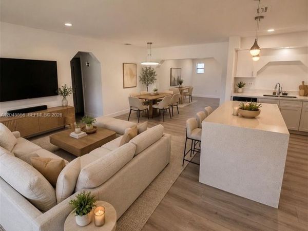 8720 NW 11th St , Pembroke Pines, FL 33024