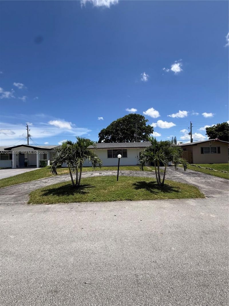 8720 NW 11th St, Pembroke Pines, FL 33024 Photo