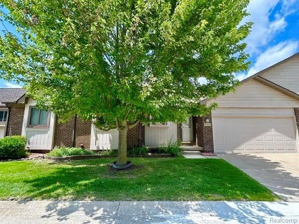 20557 LONGWOOD Drive, Clinton Twp, MI 48038