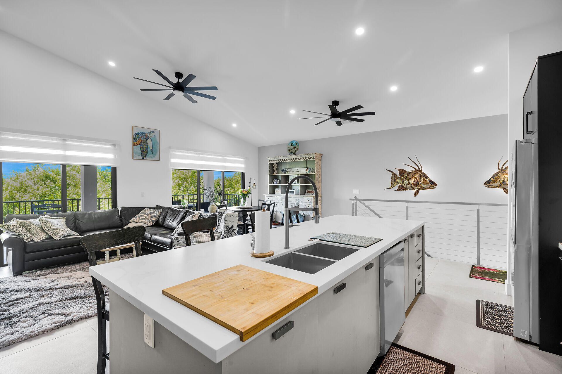 239 W Seaview Drive, Duck Key, FL 33050 Photo