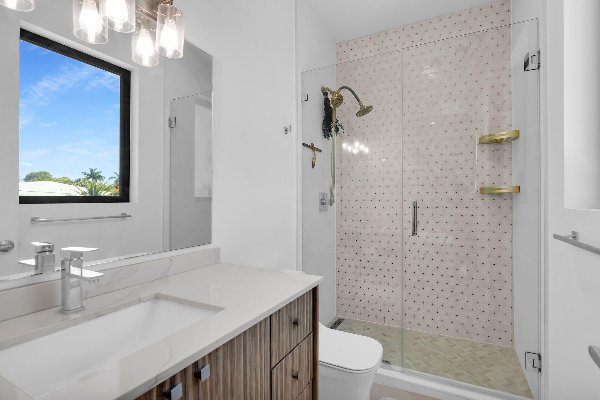 239 W Seaview Drive, Duck Key, FL 33050 Photo