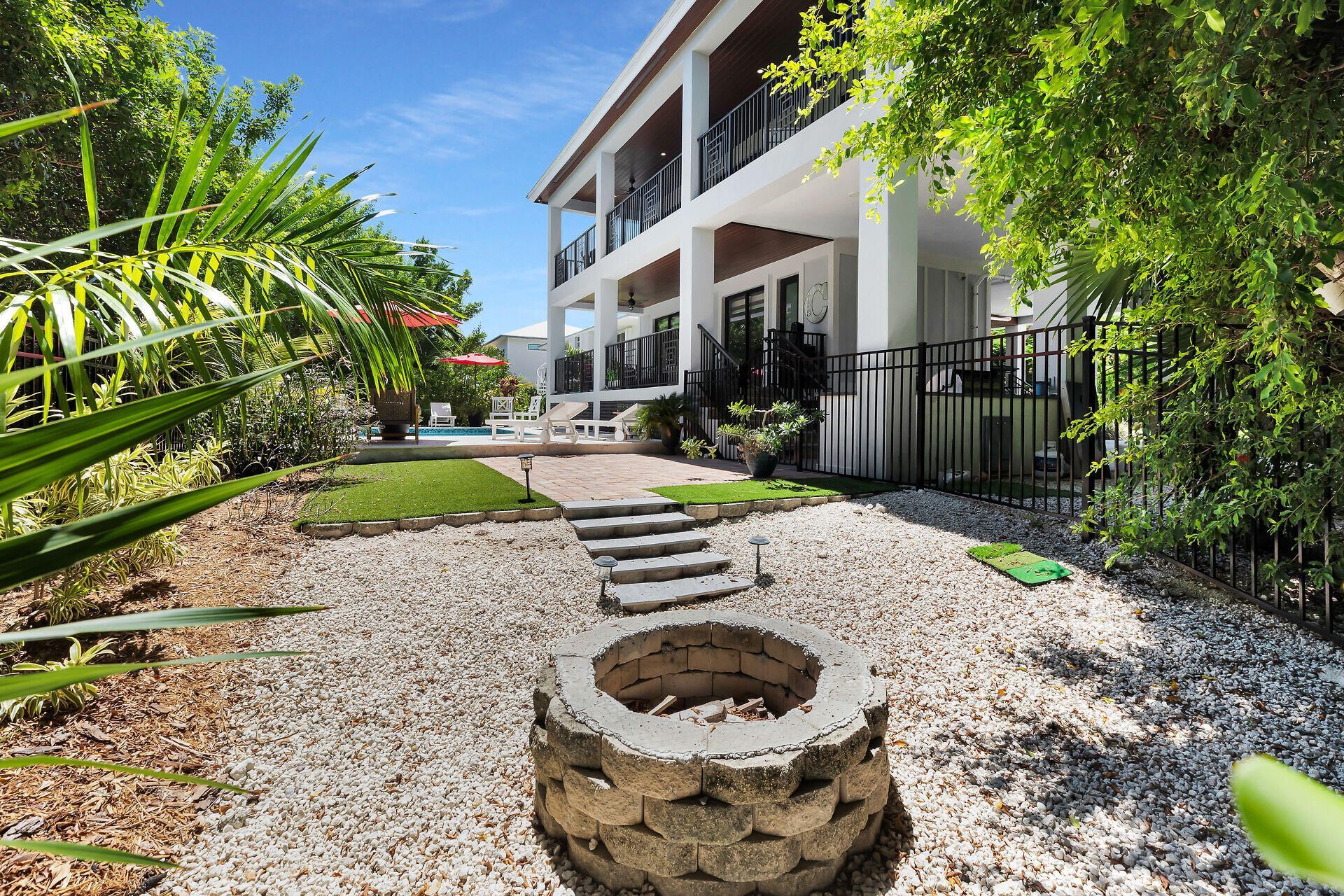 239 W Seaview Drive, Duck Key, FL 33050 Photo