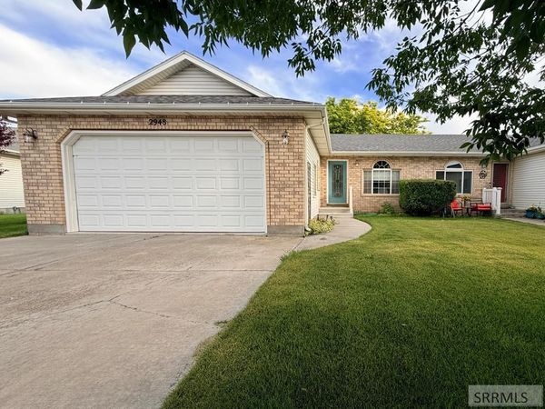 2948 E Courtyard Circle, AMMON, ID 83406