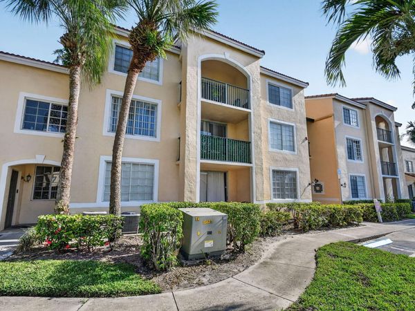 1733 Village Boulevard, Unit 105, West Palm Beach, FL 33409