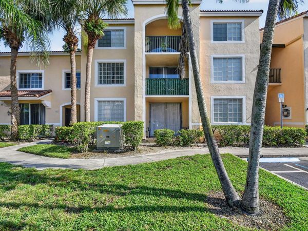1733 Village Boulevard, Unit 105, West Palm Beach, FL 33409