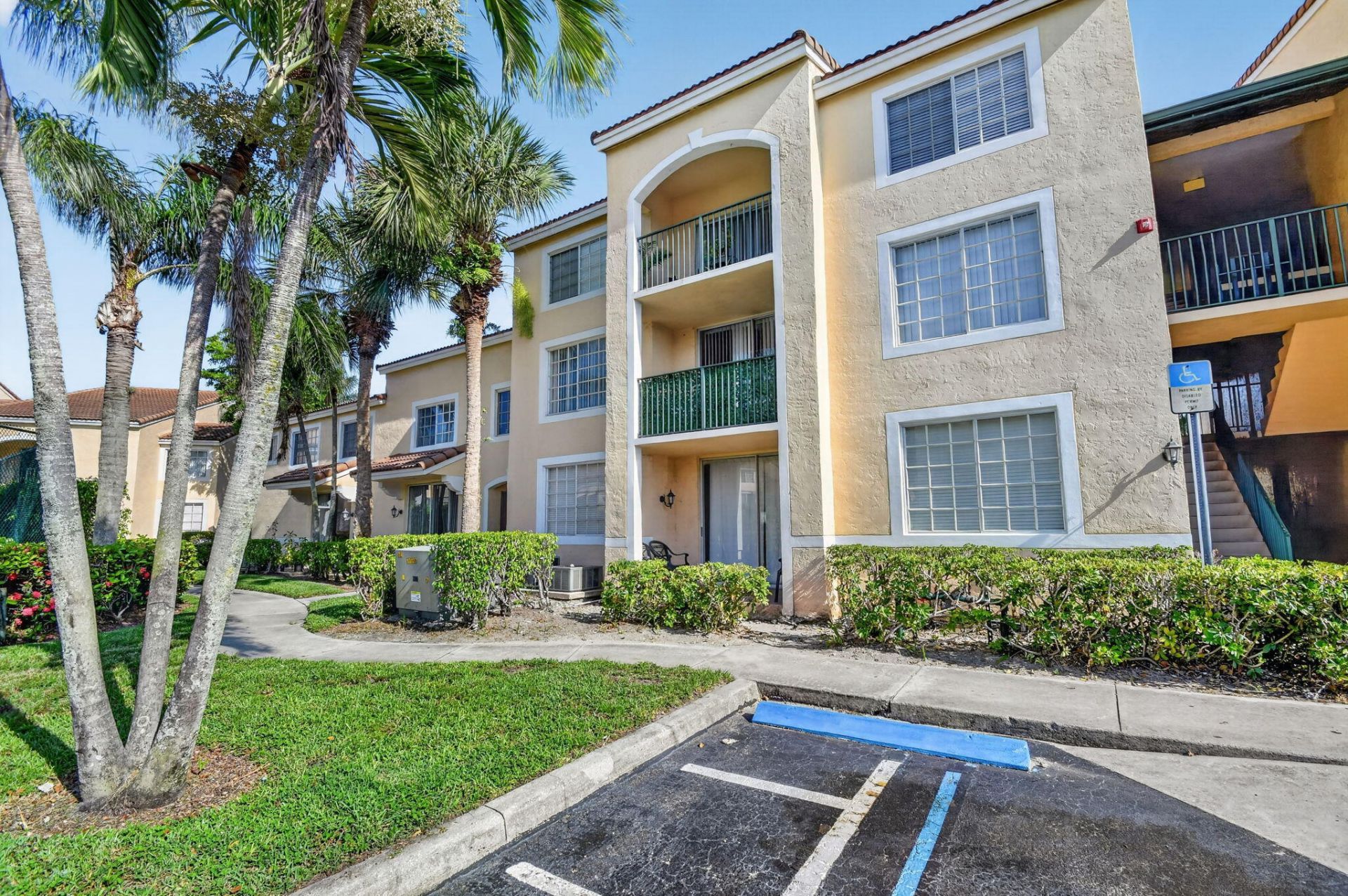 1733 Village Boulevard, Unit 105, West Palm Beach, FL 33409 Photo