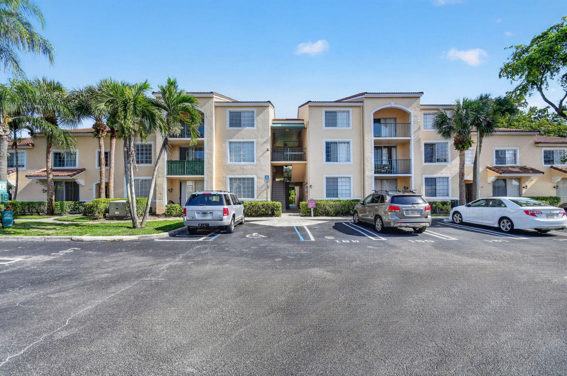 1733 Village Boulevard, Unit 105, West Palm Beach, FL 33409 Photo
